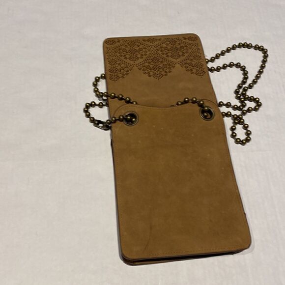 Adjustable strap crossbody bag featuring laser cutout’s on front flap - Picture 3 of 9